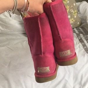 Pink UGG boots. 💗